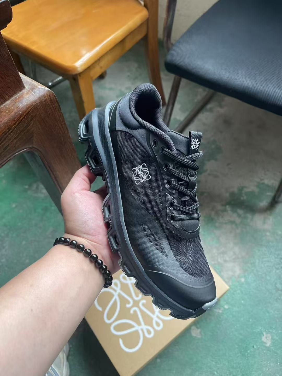 On X Loewe（G28）