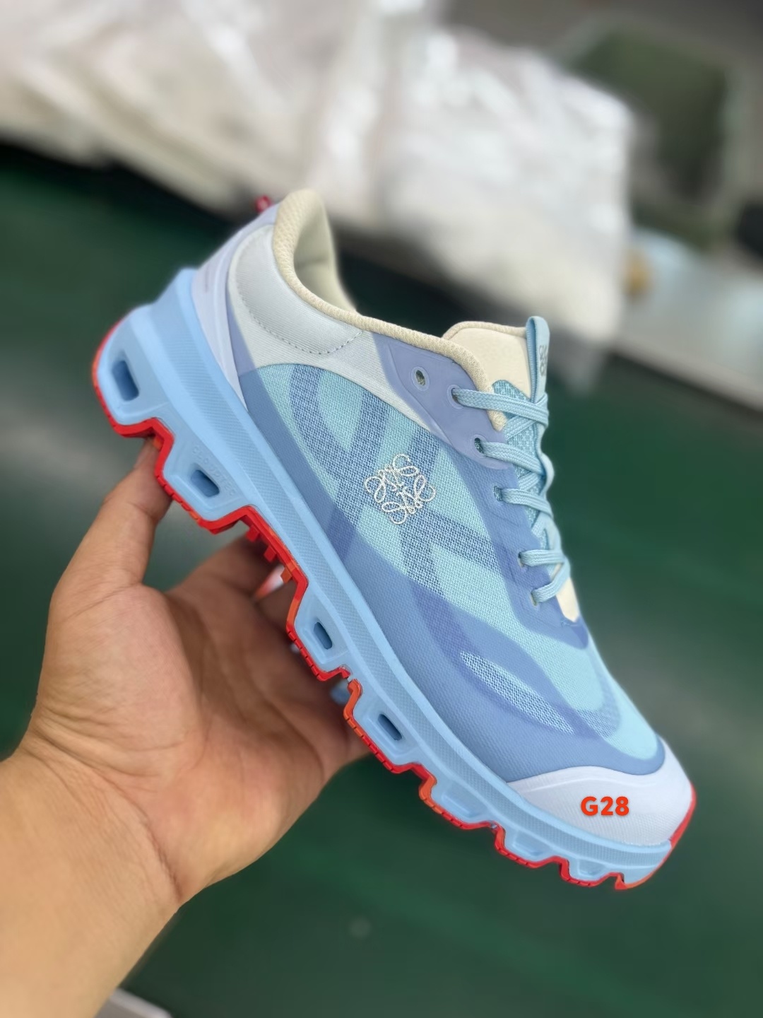 On X Loewe（G28）