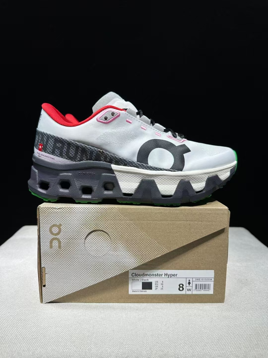 On Cloudmonster（H-60）
