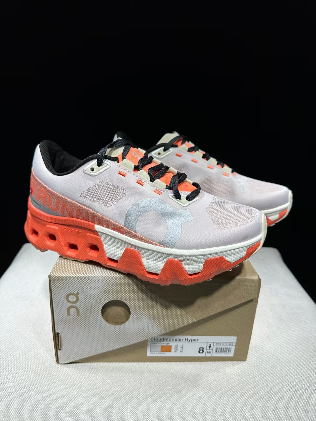 On Cloudmonster（H-60）