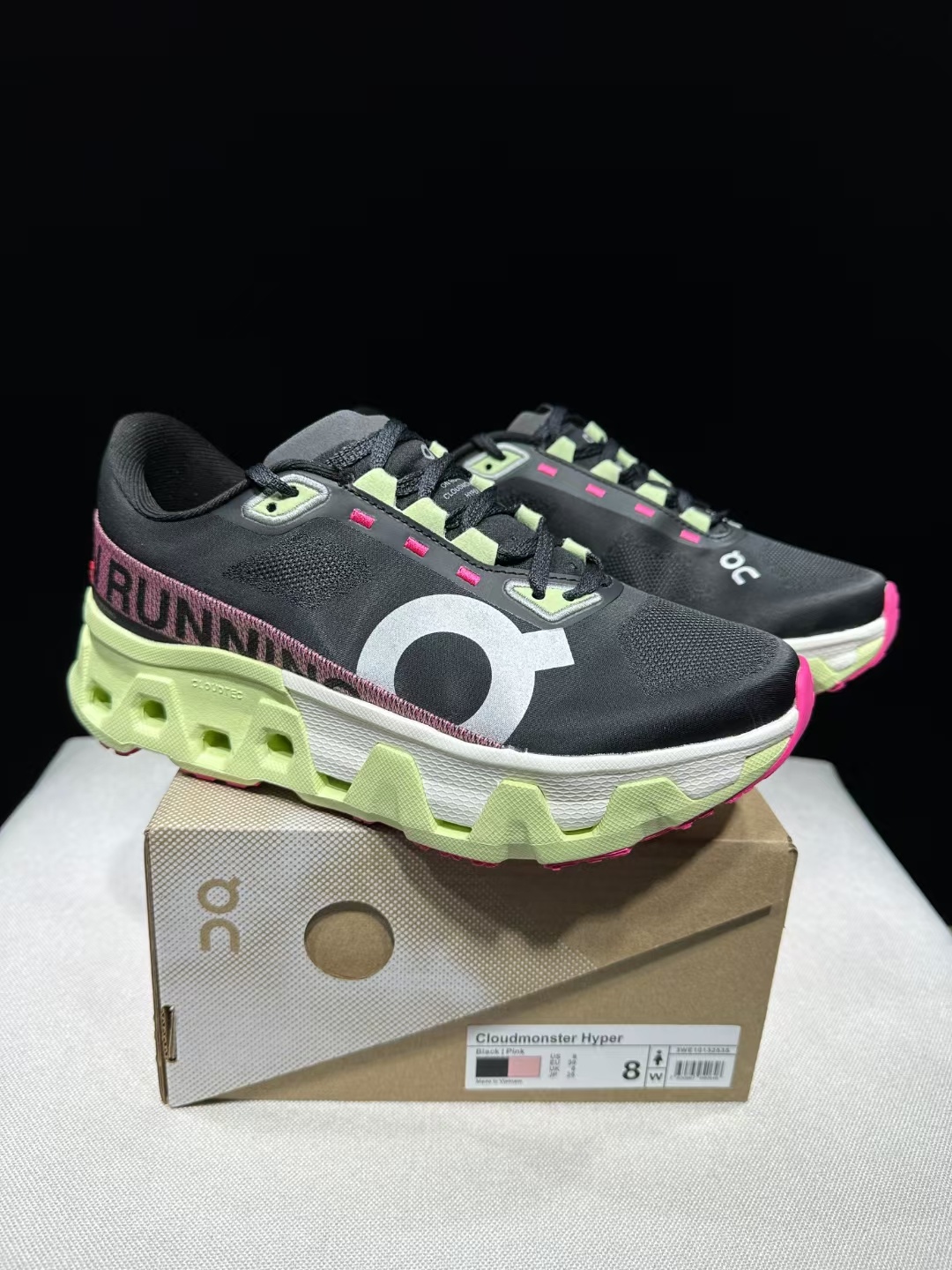 On Cloudmonster（H-60）