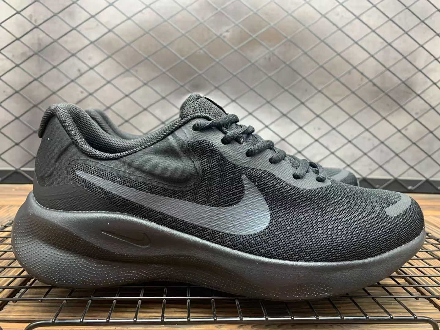 Nike Revolution 6（F46）