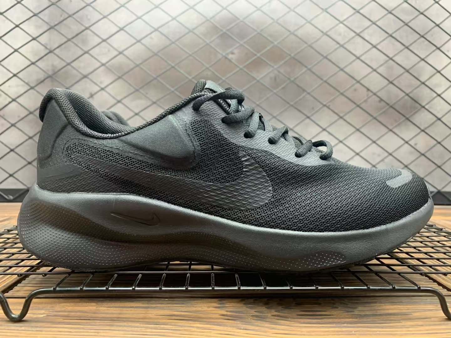 Nike Revolution 6（F46）
