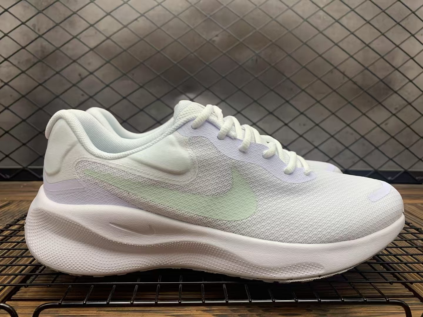 Nike Revolution 6（F46）