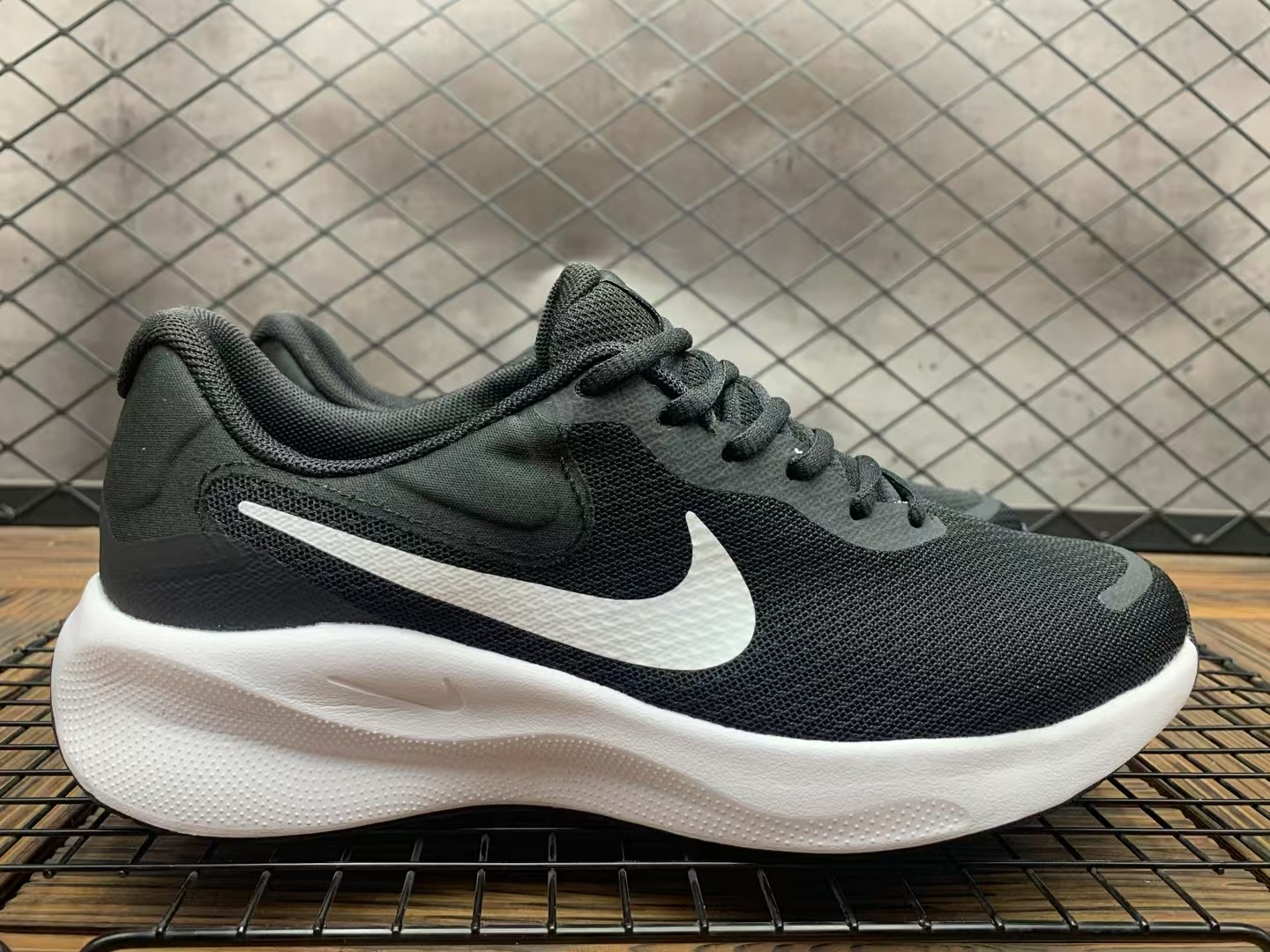 Nike Revolution 6（F46）