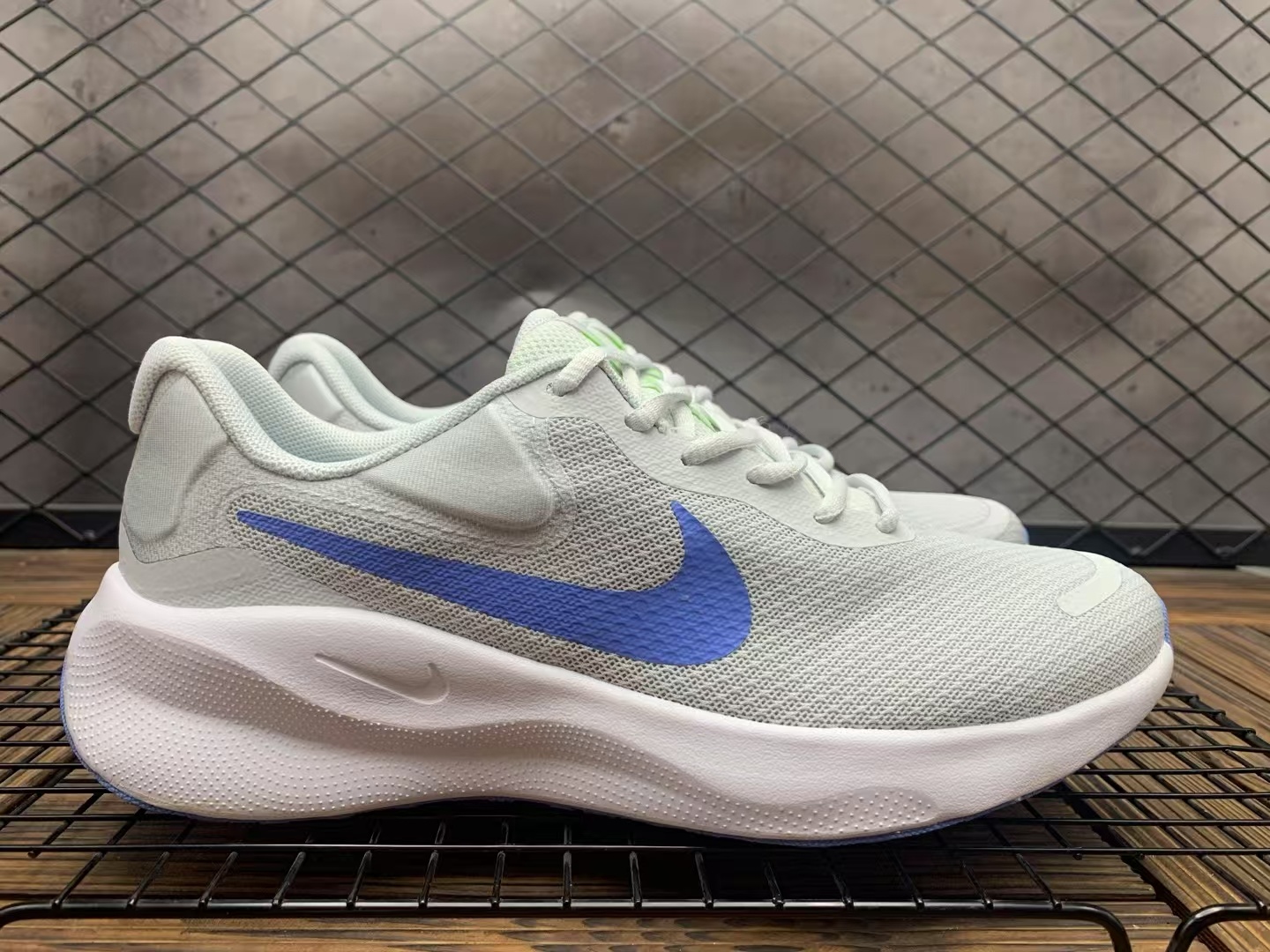 Nike Revolution 6（F46）