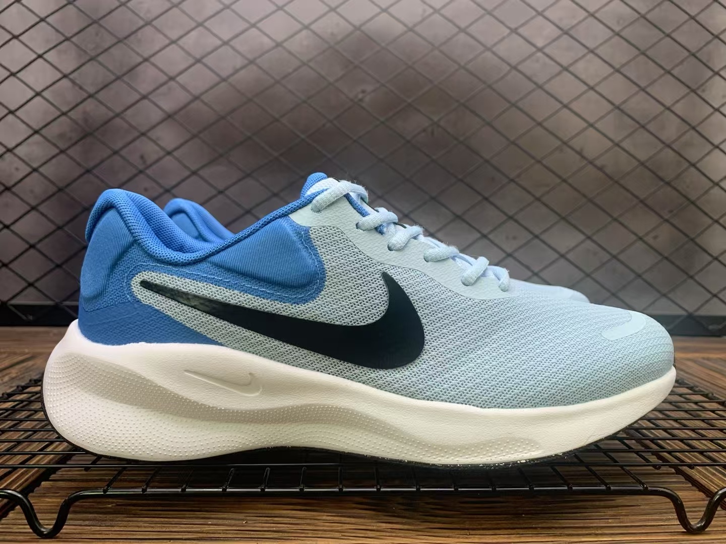 Nike Revolution 6（F46）